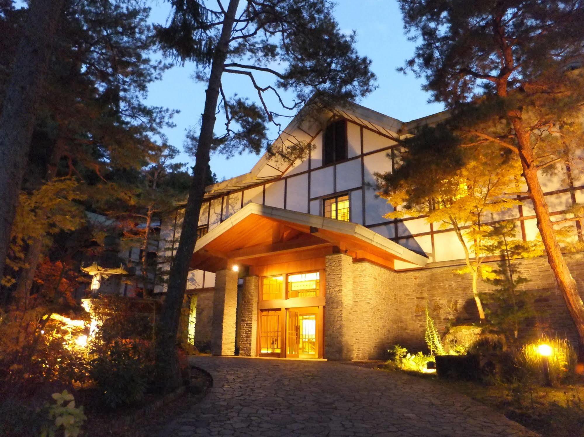 Hotel Senjukaku Jamanouči Exteriér fotografie
