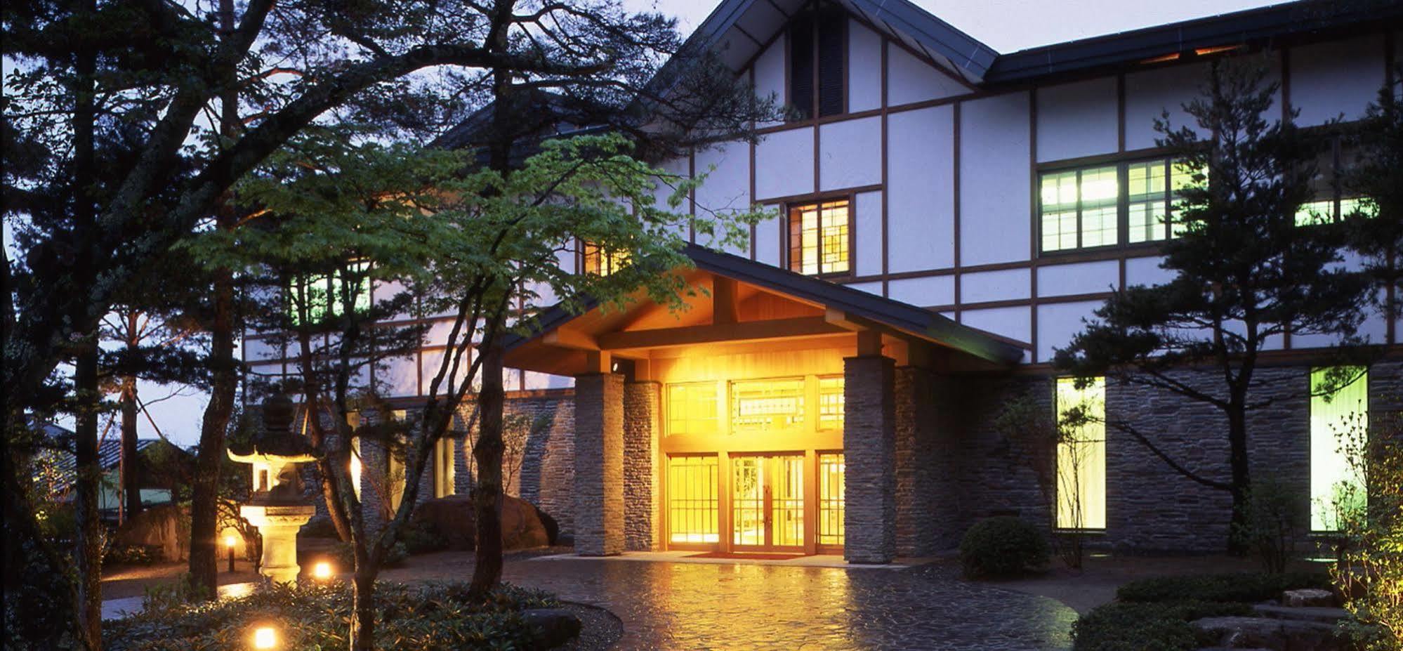 Hotel Senjukaku Jamanouči Exteriér fotografie